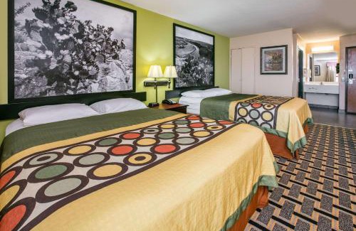 Farmers Branch Hotel | Super 8 by Wyndham Farmers Branch/North Dallas