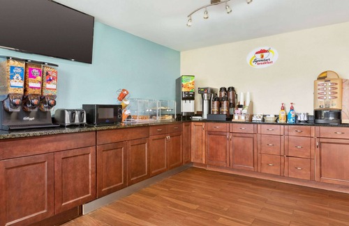 Findlay Hotel | Super 8 by Wyndham Findlay