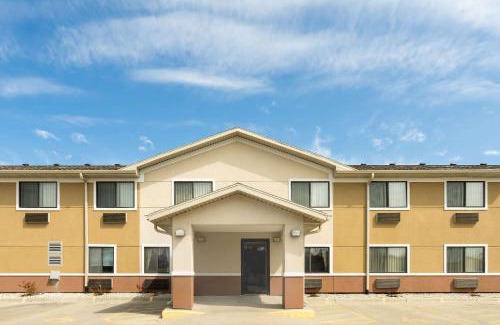 Fond du Lac Hotel | Super 8 by Wyndham Fond Du Lac