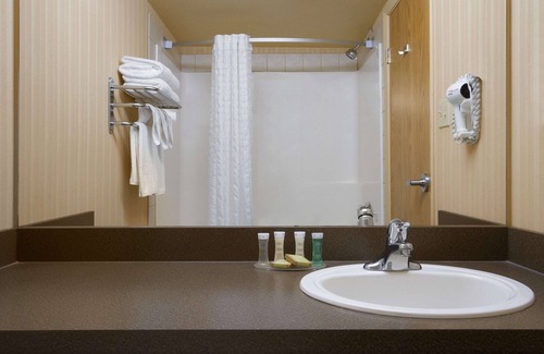 Fort St. John Hotel | Super 8 by Wyndham Fort St. John BC