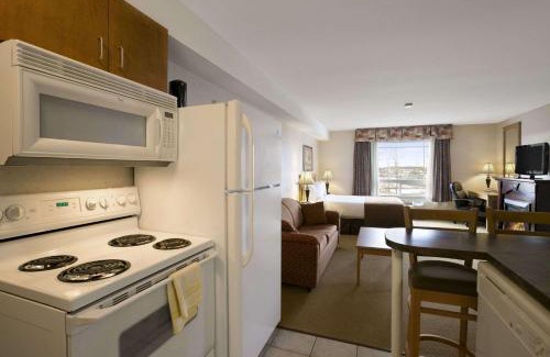 Fort Nelson Hotel | Super 8 by Wyndham Fort Nelson BC