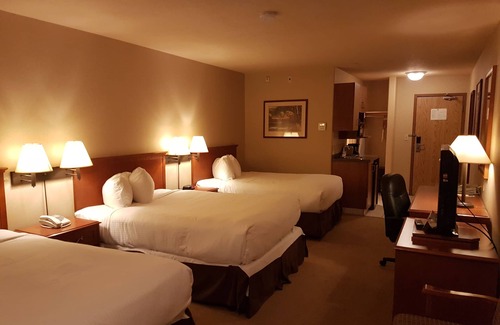 Fort Nelson Hotel | Super 8 by Wyndham Fort Nelson BC