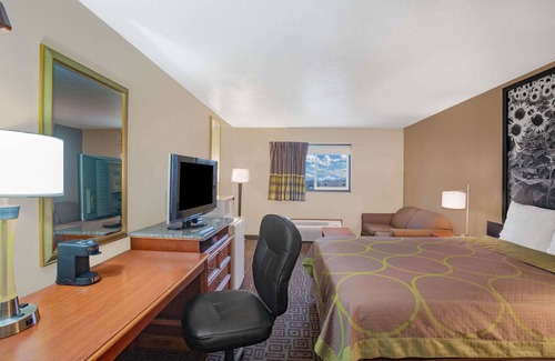 Fort Madison Hotel | Super 8 by Wyndham Fort Madison