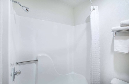 Fort Madison Hotel | Super 8 by Wyndham Fort Madison