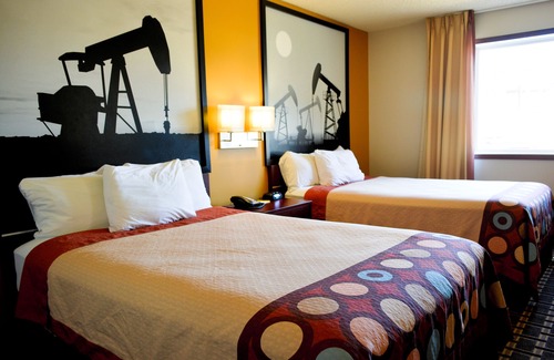Fox Creek Hotel | Super 8 by Wyndham Fox Creek