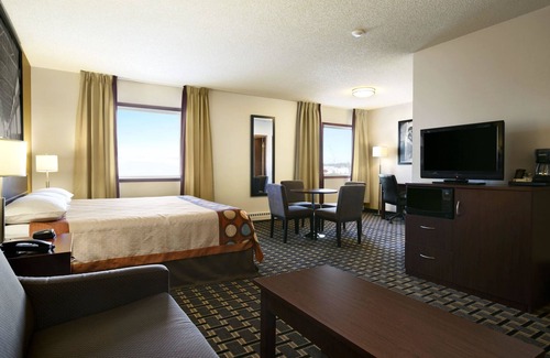 Fox Creek Hotel | Super 8 by Wyndham Fox Creek