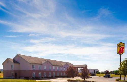 Frankfort Hotel | Super 8 by Wyndham Frankfort IN