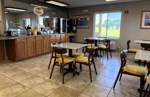 Frankfort Hotel | Super 8 by Wyndham Frankfort IN