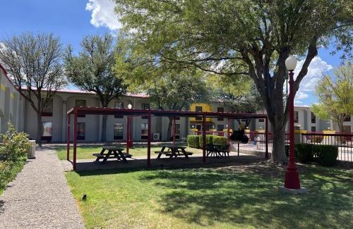 Fort Stockton Hotel | Super 8 by Wyndham Ft Stockton
