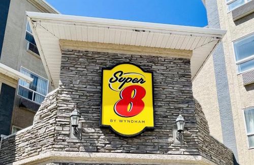 Grande Prairie Hotel | Super 8 by Wyndham Grande Prairie