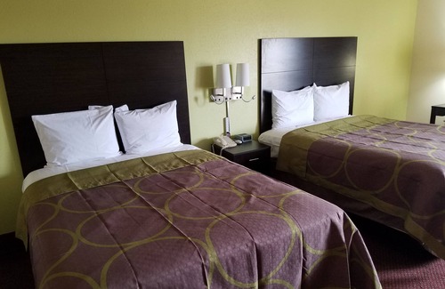 Galesburg Hotel | Super 8 by Wyndham Galesburg