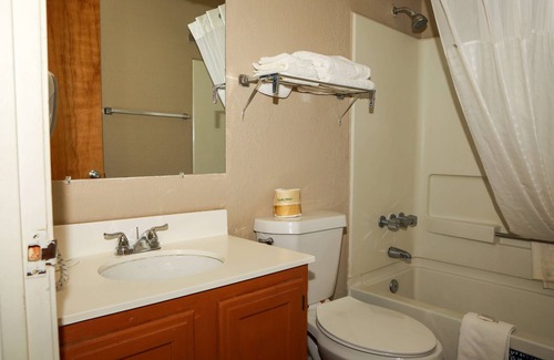 Allison Hotel | Super 8 by Wyndham Gallup