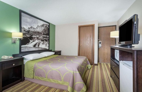 Green River Hotel | Super 8 by Wyndham Green River