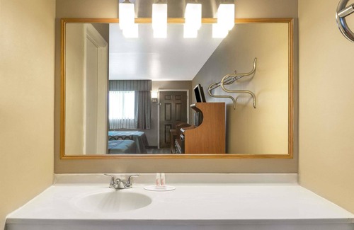 Greencastle Hotel | Super 8 by Wyndham Greencastle