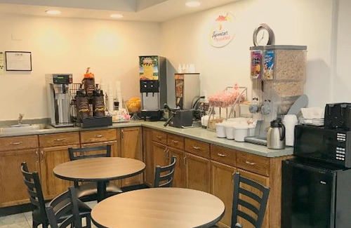Conning Towers Nautilus Park Hotel | Super 8 by Wyndham Groton
