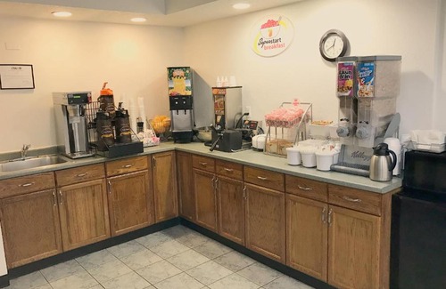 Conning Towers Nautilus Park Hotel | Super 8 by Wyndham Groton