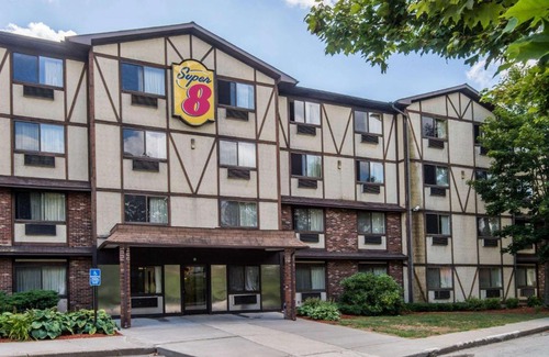 Conning Towers Nautilus Park Hotel | Super 8 by Wyndham Groton