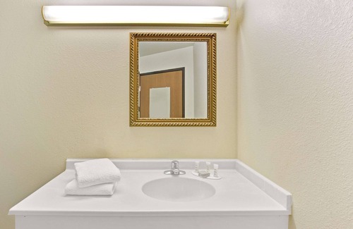 Gurnee Hotel | Super 8 by Wyndham Gurnee