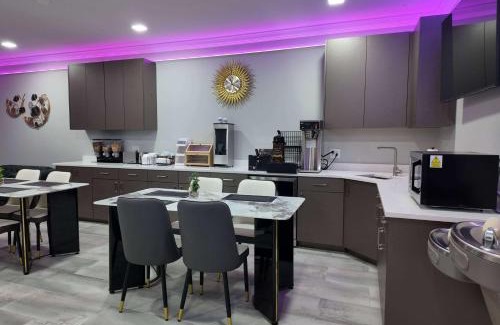 Hampshire Hotel | Super 8 by Wyndham Hampshire IL