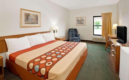 Hampshire Hotel | Super 8 by Wyndham Hampshire IL