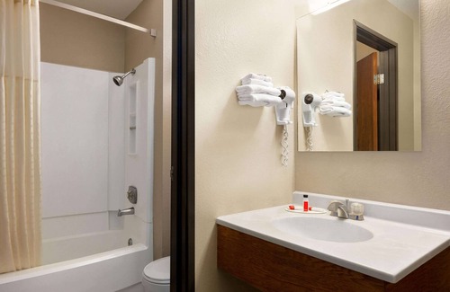 Hannibal Hotel | Super 8 by Wyndham Hannibal