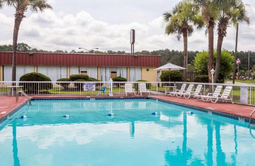 Hardeeville Hotel | Super 8 by Wyndham Hardeeville - Savannah North