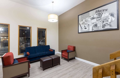 Hays Hotel | Super 8 by Wyndham Hays KS