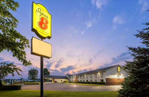 Henrietta Hotel | Super 8 by Wyndham Henrietta/Rochester Area