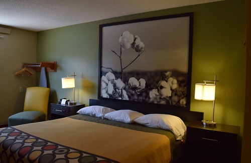 Homewood Hotel | Super 8 by Wyndham Homewood Birmingham Area