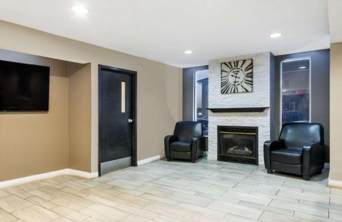 Castleton Hotel | Super 8 by Wyndham Indianapolis/NE/Castleton Area
