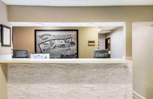 Castleton Hotel | Super 8 by Wyndham Indianapolis/NE/Castleton Area