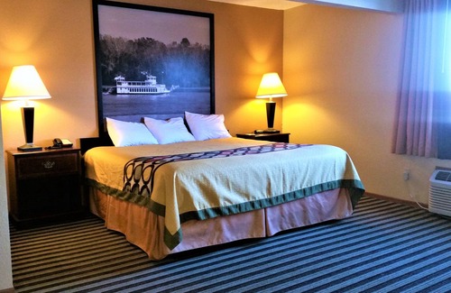 Iowa Falls Hotel | Super 8 by Wyndham Iowa Falls
