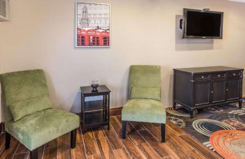 Janesville Hotel | Super 8 by Wyndham Janesville