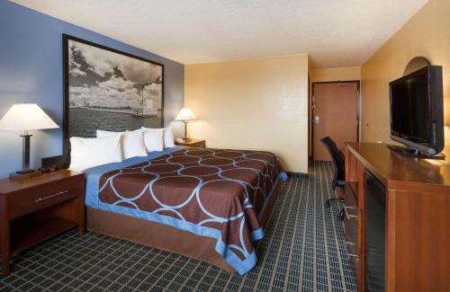 Janesville Hotel | Super 8 by Wyndham Janesville