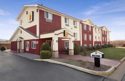 Joplin Hotel | Super 8 by Wyndham Joplin