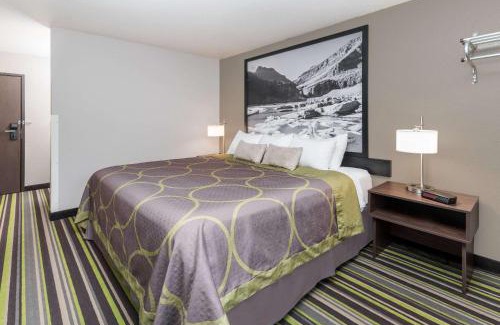 Kalispell Hotel | Super 8 by Wyndham Kalispell Glacier National Park