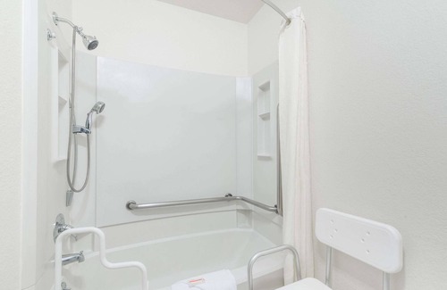 Kalispell Hotel | Super 8 by Wyndham Kalispell Glacier National Park