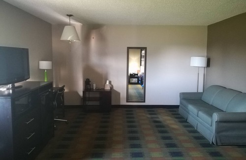 Keokuk Hotel | Super 8 by Wyndham Keokuk