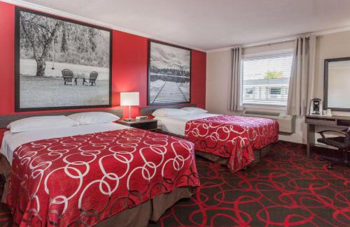 Timiskaming District Hotel | Super 8 by Wyndham Kirkland Lake