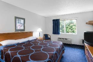 Kingston Hotel | Super 8 by Wyndham Kingston