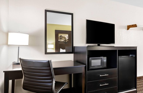 La Crosse Hotel | Super 8 by Wyndham La Crosse