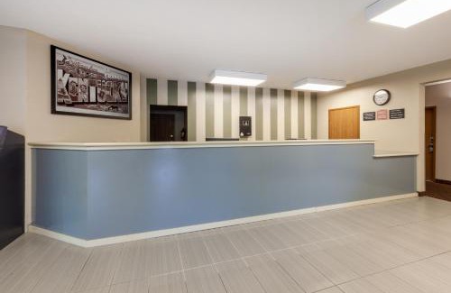 La Grange Hotel | Super 8 by Wyndham La Grange KY