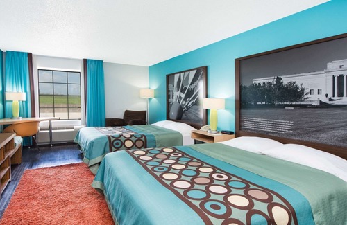 Lamar Heights Hotel | Super 8 by Wyndham Lamar
