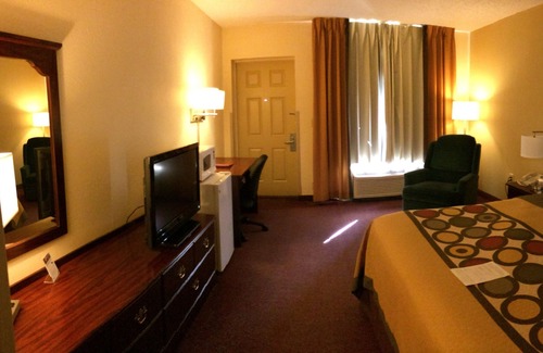 Lamar Heights Hotel | Super 8 by Wyndham Lamar
