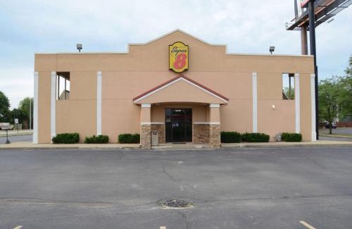 Lafayette Hotel | Super 8 by Wyndham Lafayette
