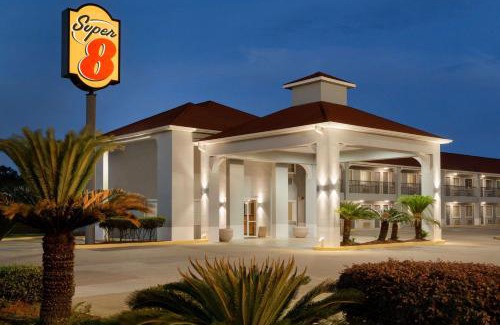 Lake Charles Hotel | Super 8 by Wyndham Lake Charles Northeast