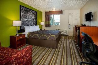 Lake City Hotel | Super 8 by Wyndham Lake City
