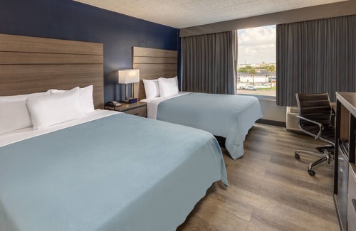 Bonanza Hotel | Super 8 by Wyndham Laredo