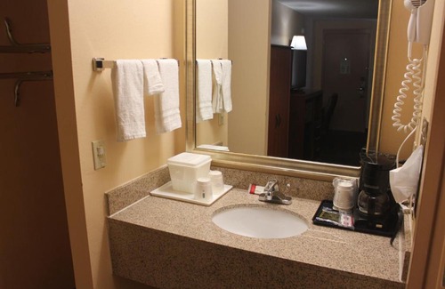 Laurel Hotel | Super 8 by Wyndham Laurel