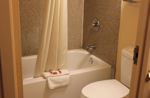 Laurel Hotel | Super 8 by Wyndham Laurel